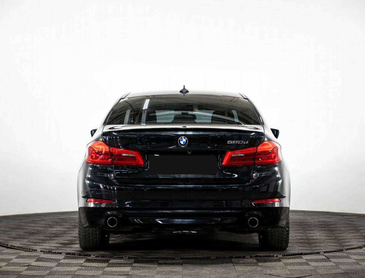 BMW 5 серии 2017 года с пробегом. Фото: #4