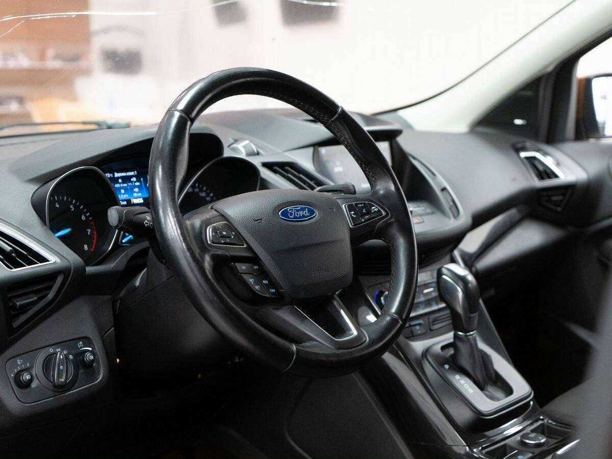 Ford Kuga 2017 года с пробегом. Фото: #4