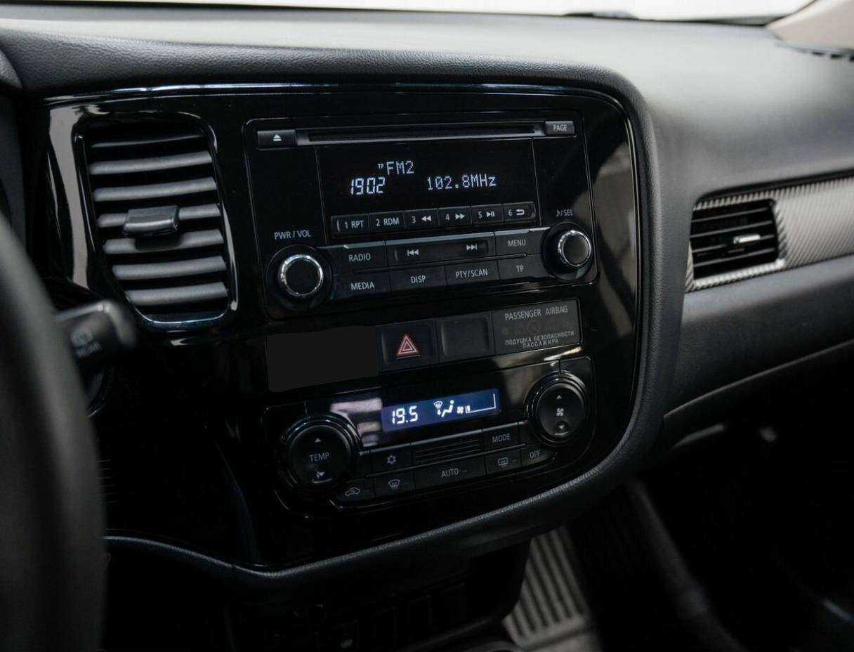 Б/У Митсубиши Оутлэндер 2018 года. Фото: #11