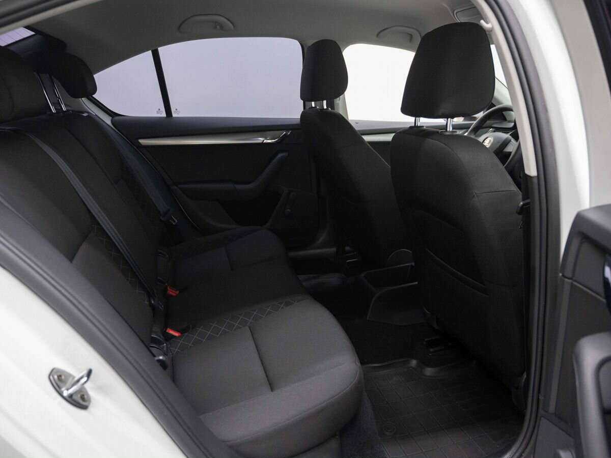 Б/У Шкода Октавия 2017 года. Фото: #9