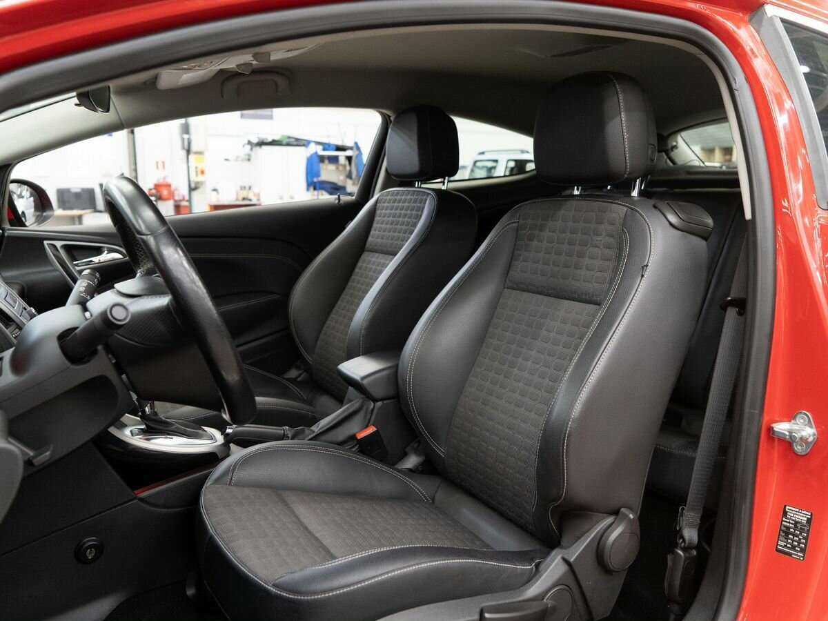 Opel Astra 2012 года с пробегом. Фото: #5