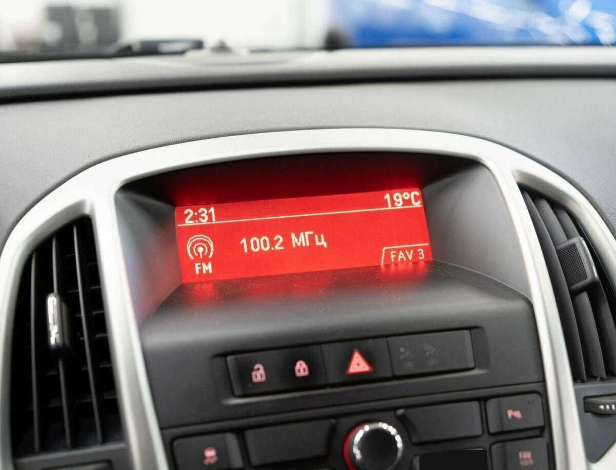 Opel Astra 2012 года с пробегом. Фото: #8