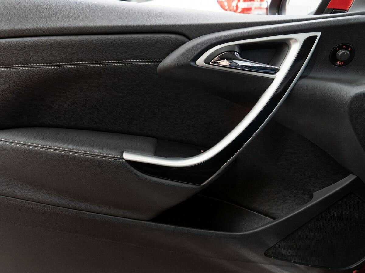 Opel Astra 2012 года с пробегом. Фото: #13