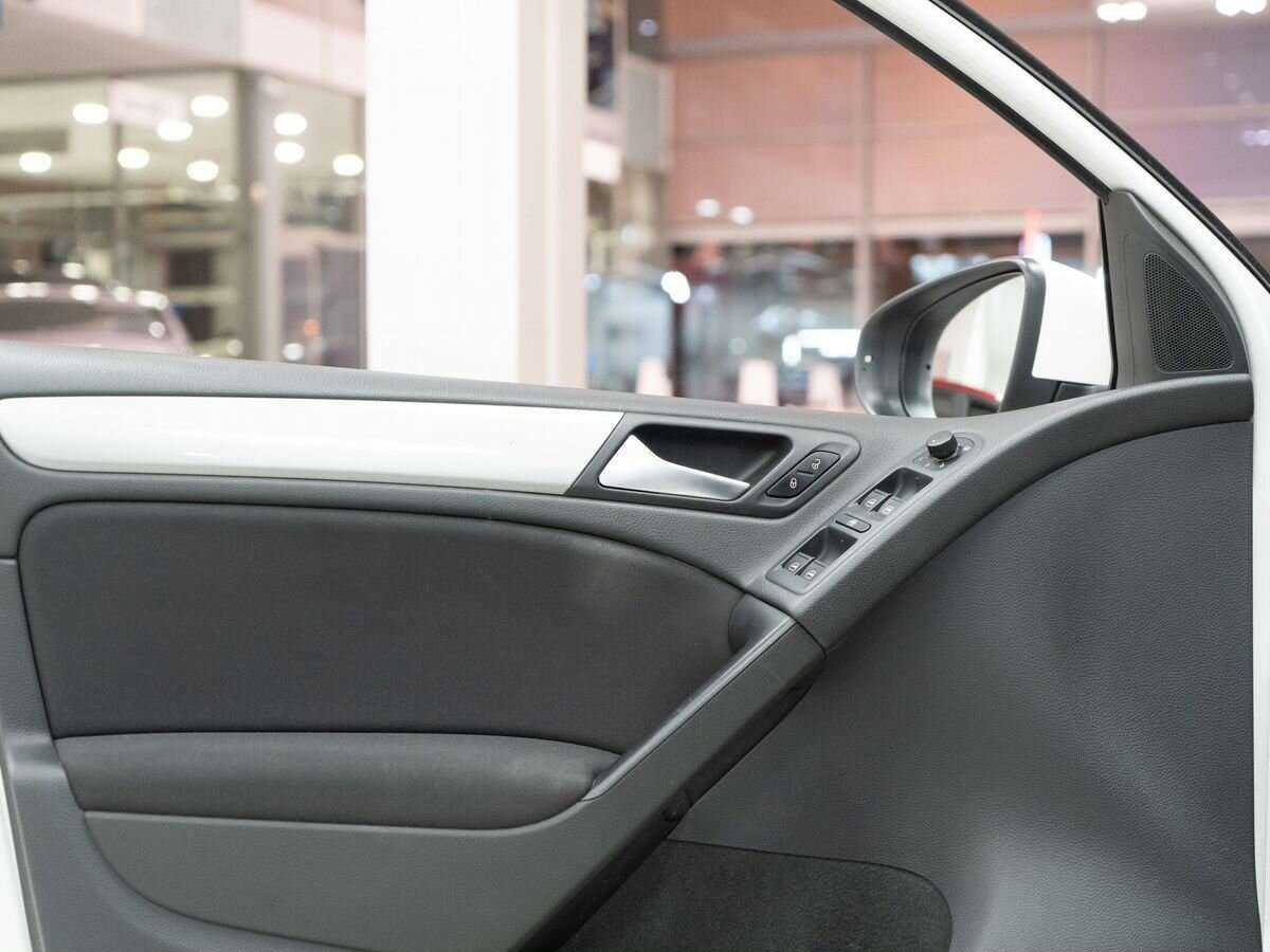 Volkswagen Golf 2012 года с пробегом. Фото: #14