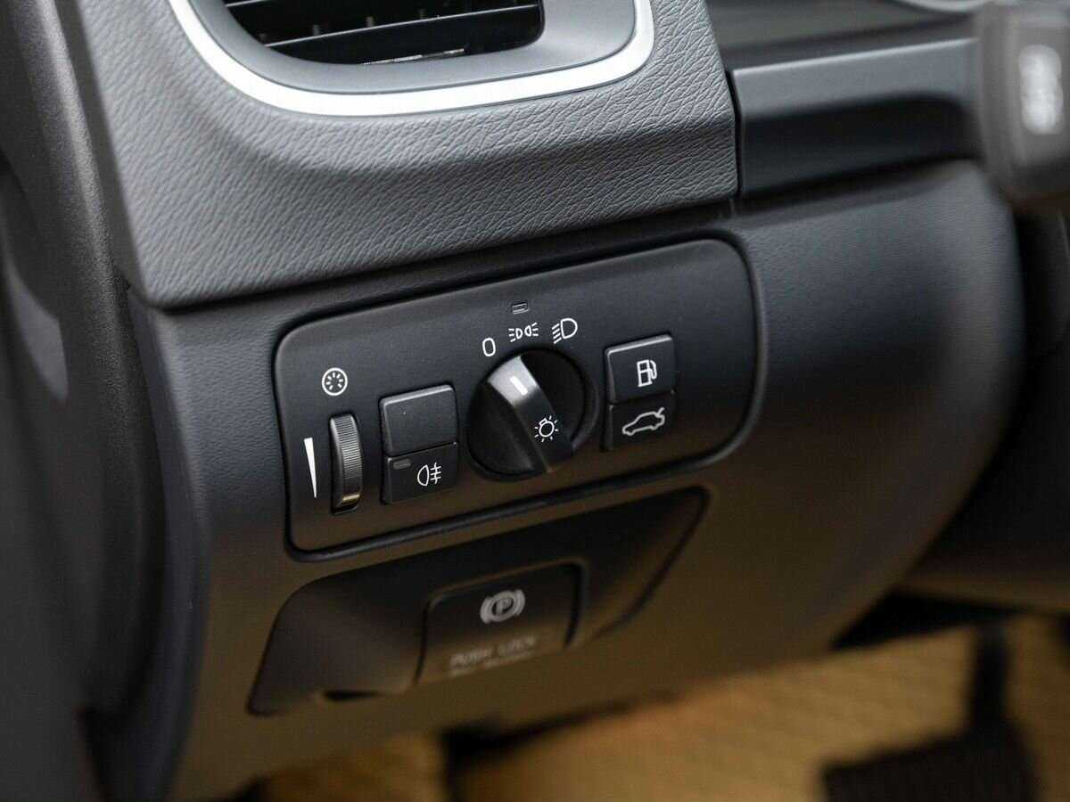 Б/У Вольво С60 2012 года. Фото: #17