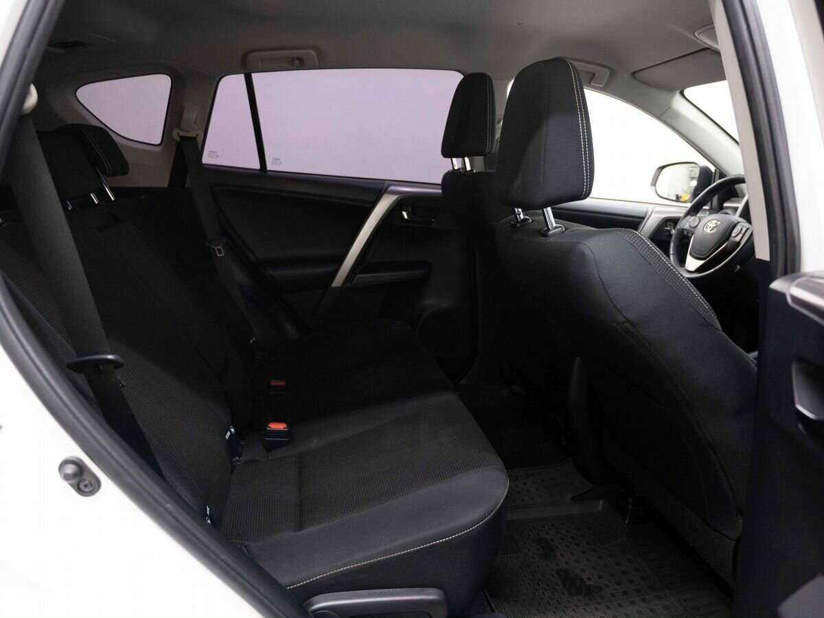 Б/У Тойота Рав4 2017 года. Фото: #7