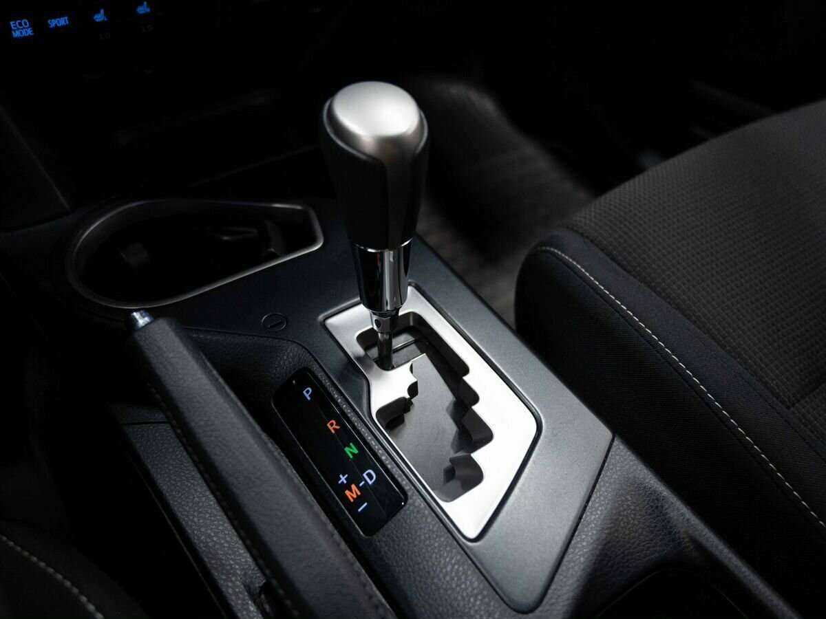 Б/У Тойота Рав4 2017 года. Фото: #17