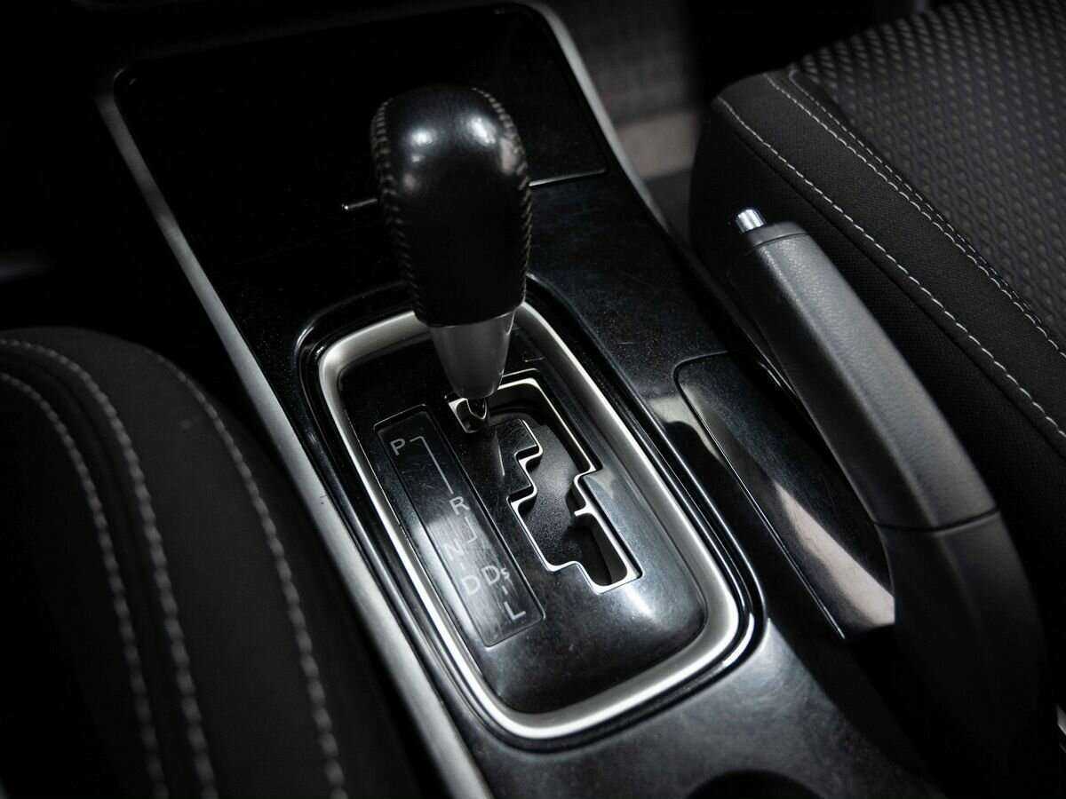 Б/У Митсубиши Оутлэндер 2019 года. Фото: #17