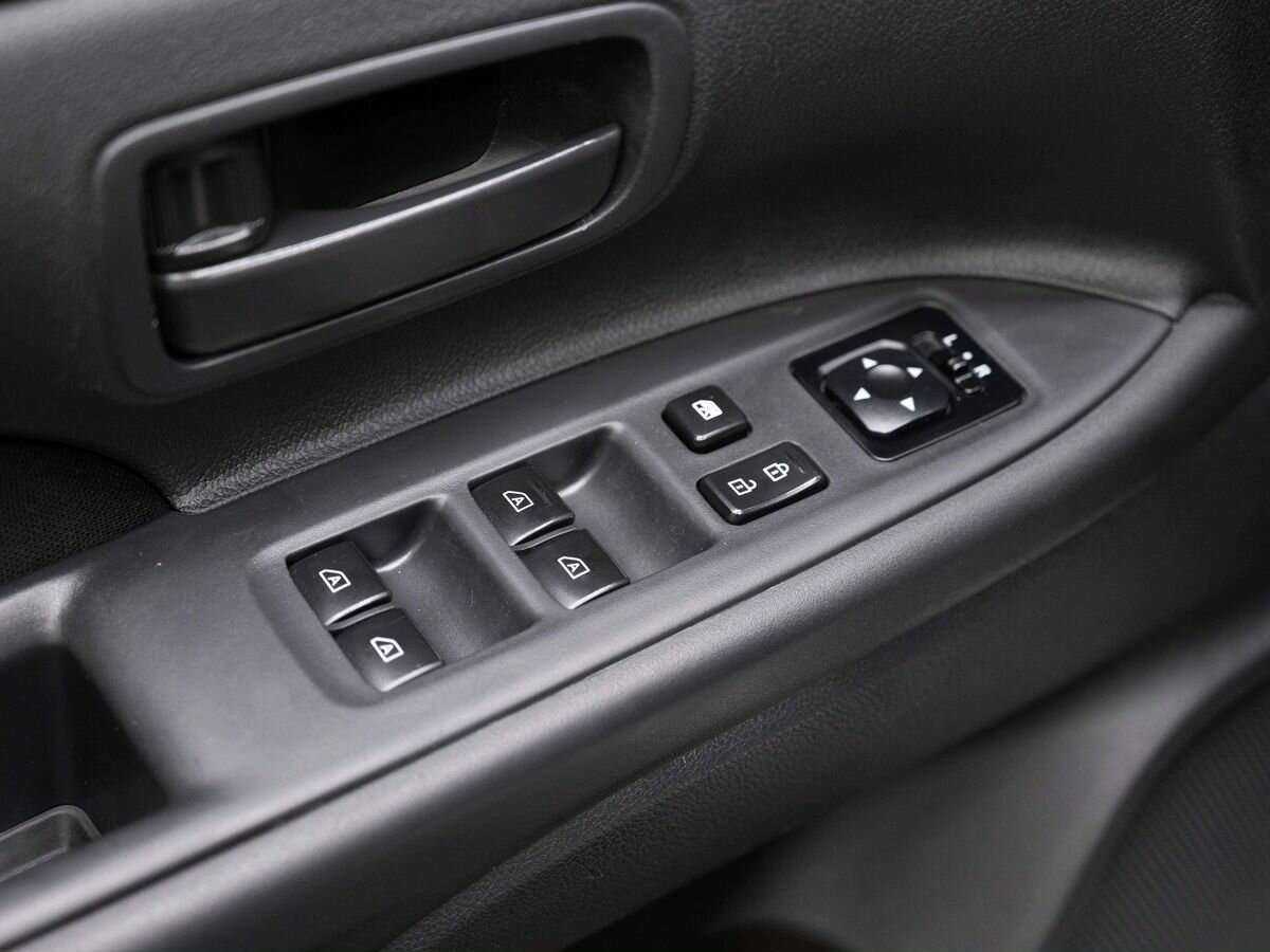 Б/У Митсубиши Оутлэндер 2019 года. Фото: #18