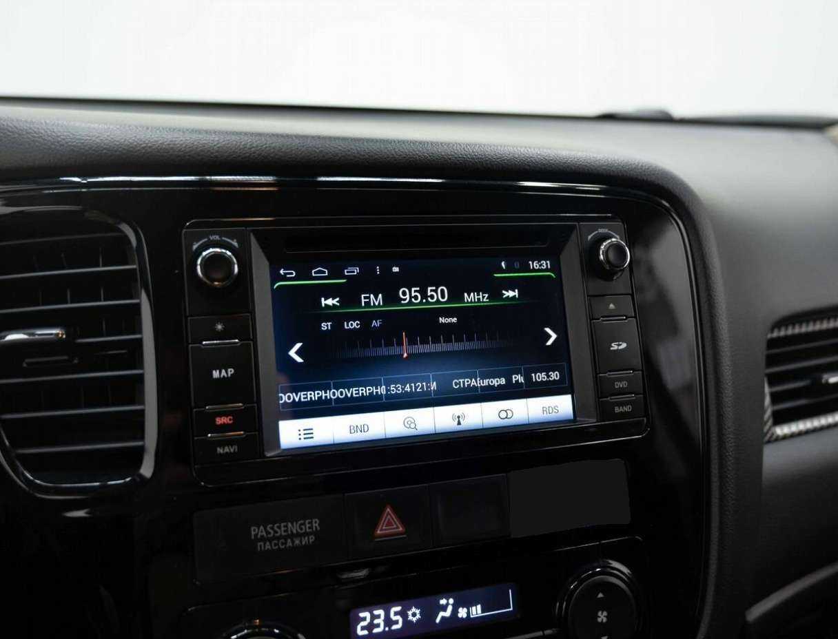 Б/У Митсубиши Оутлэндер 2016 года. Фото: #19