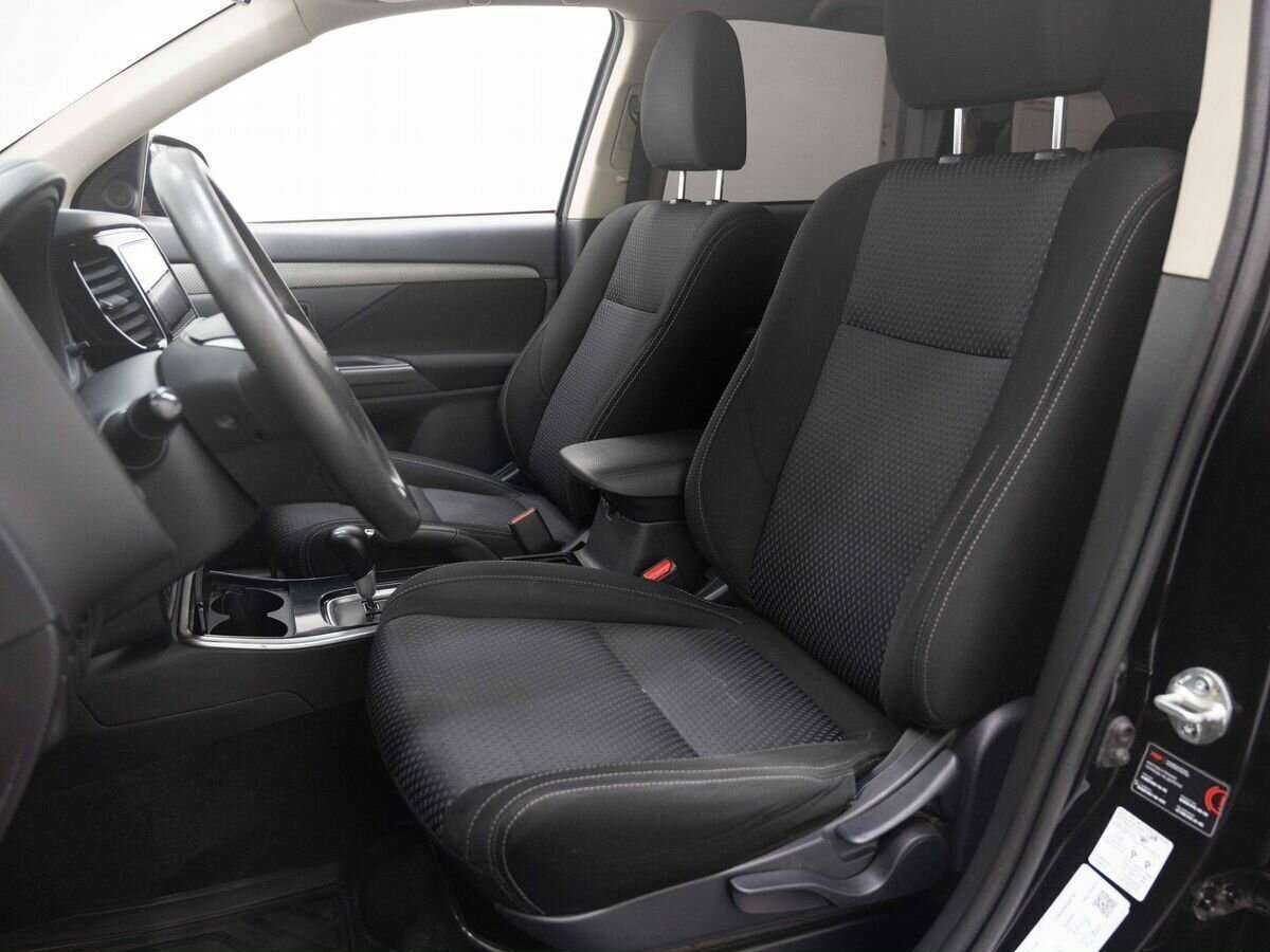 Б/У Митсубиши Оутлэндер 2018 года. Фото: #7