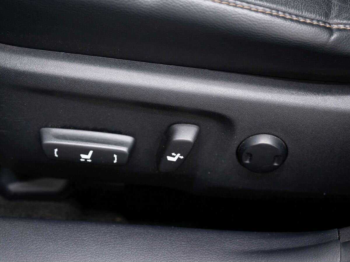 Б/У Тойота Камри 2018 года. Фото: #18