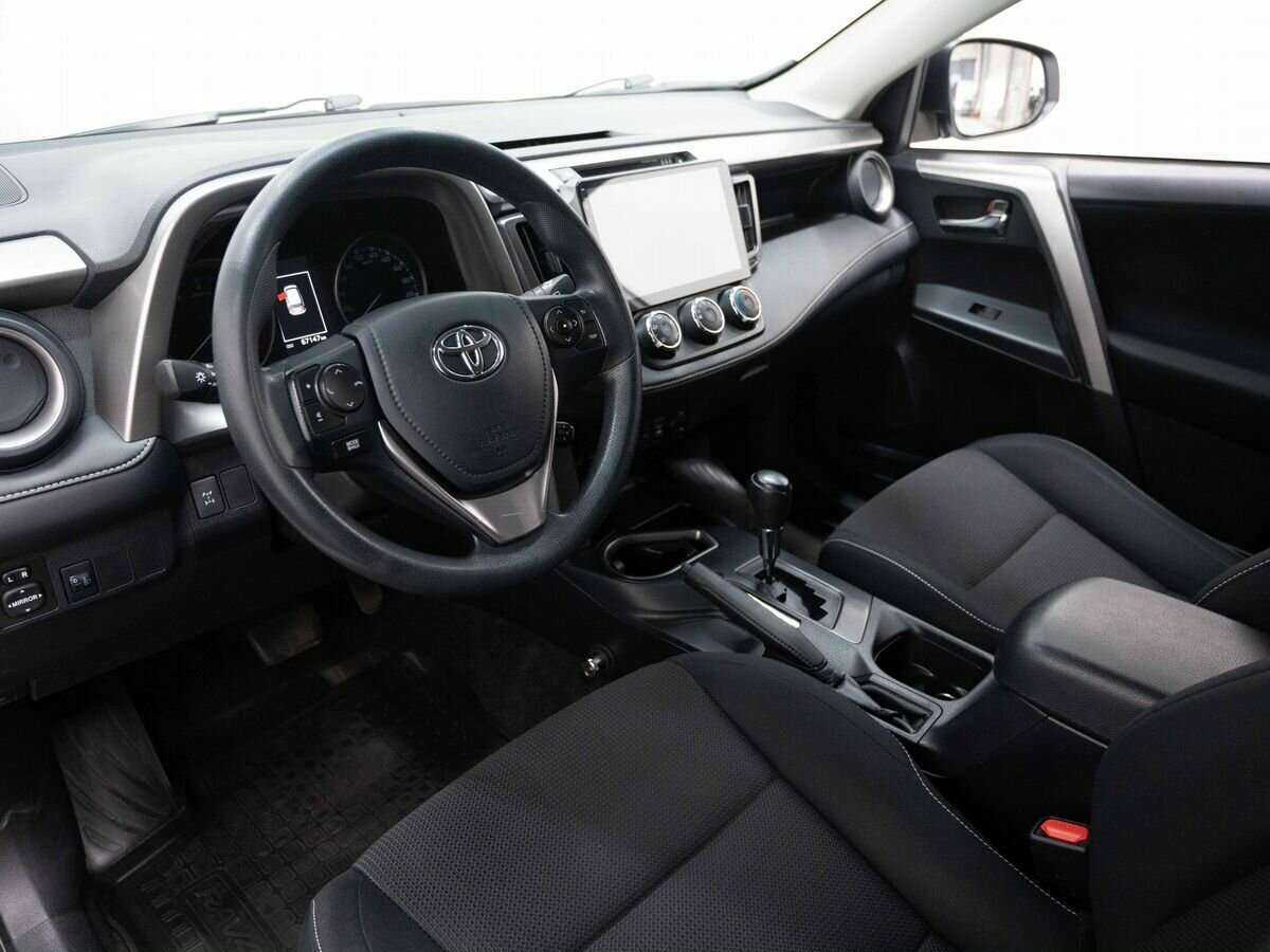 Toyota RAV4 2017 года с пробегом. Фото: #9