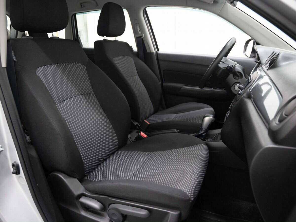 Б/У Сузуки Витара 2015 года. Фото: #9