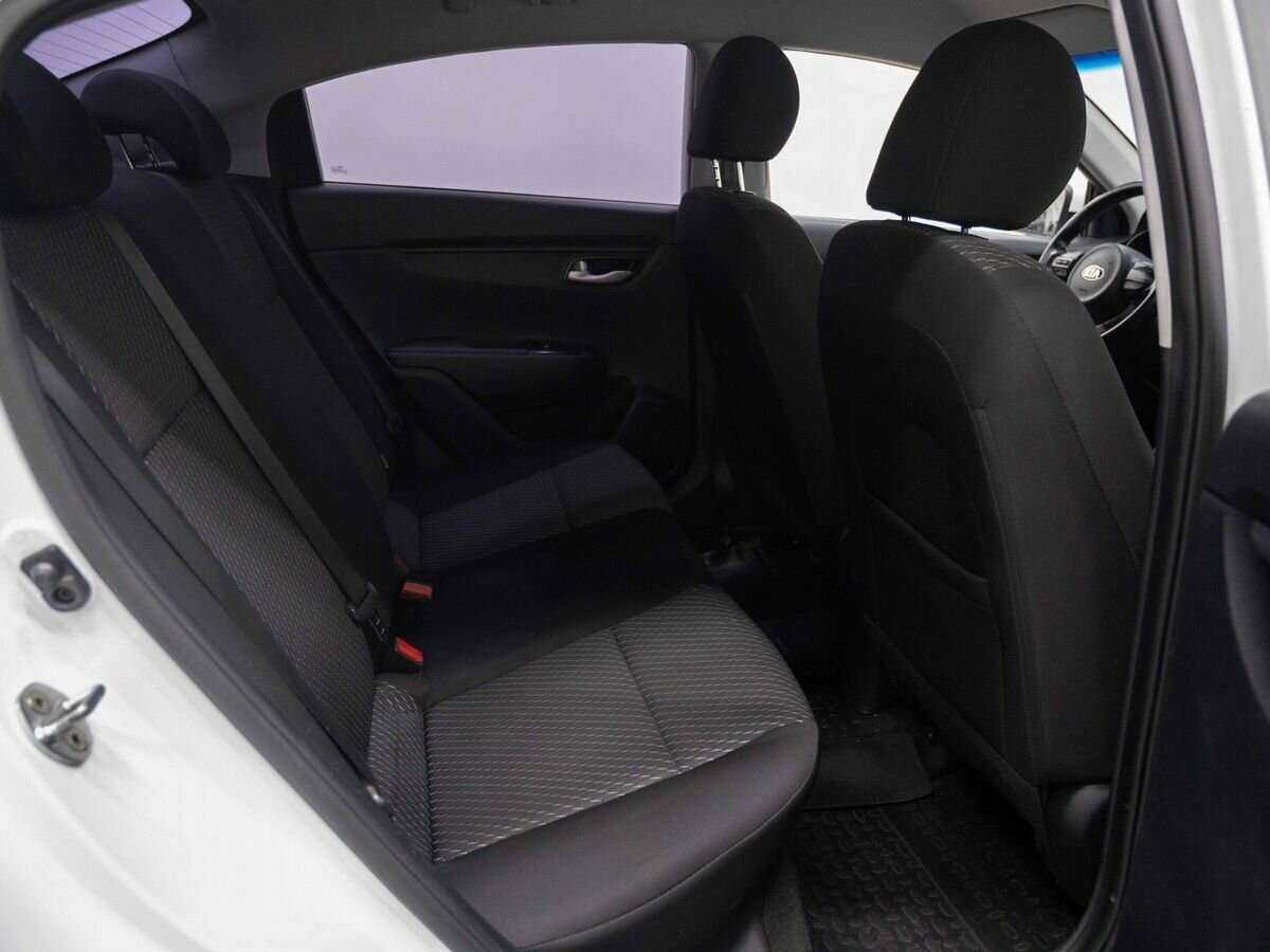 Б/У Киа Рио 2018 года. Фото: #9