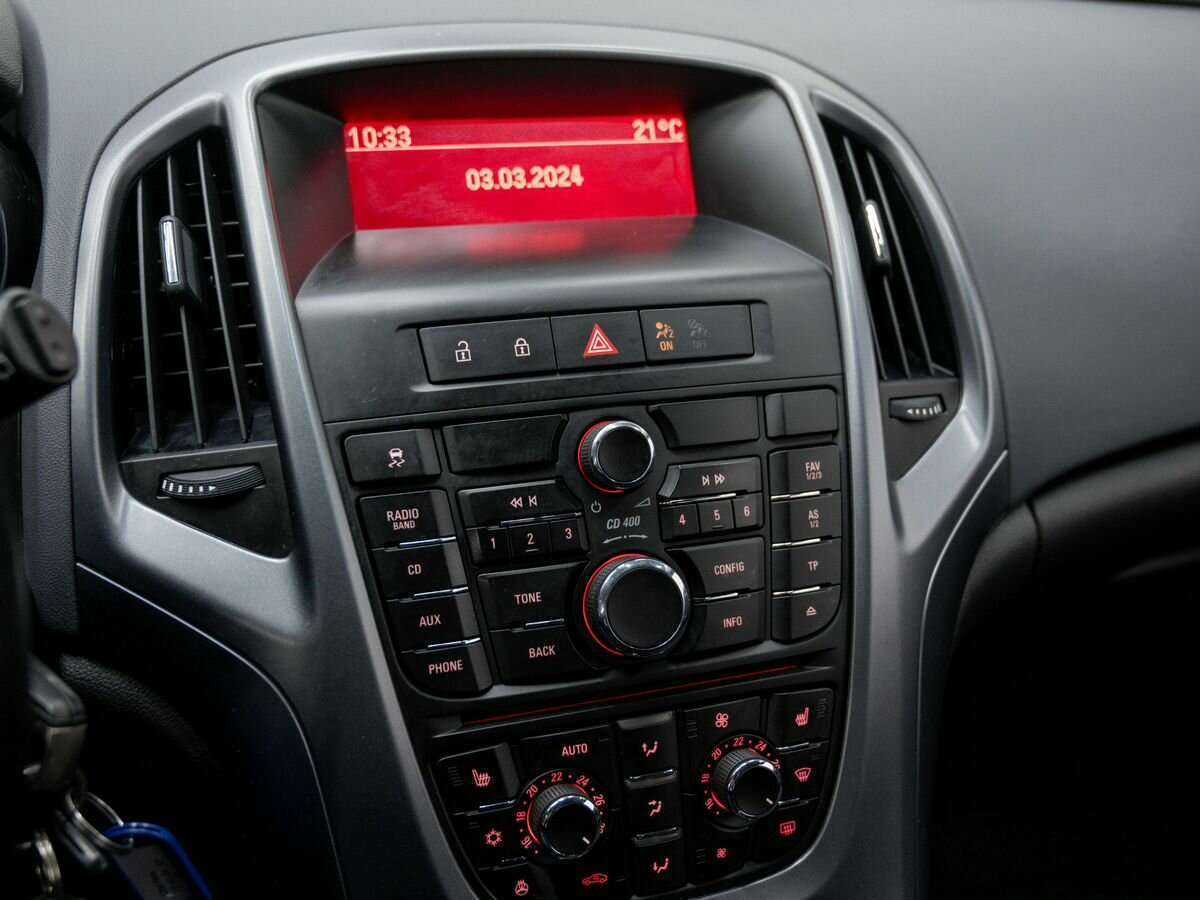 Б/У Опель Астра 2013 года. Фото: #19