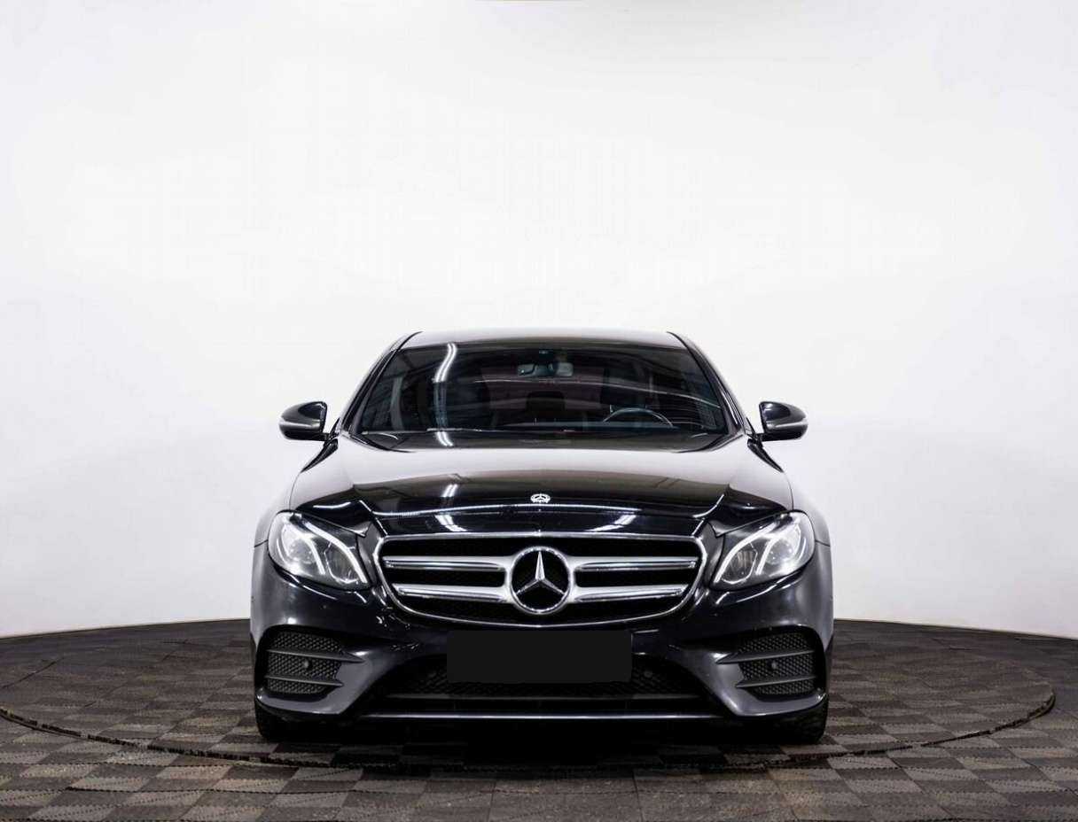 Mercedes-Benz E-Класс 2017 года с пробегом. Фото: #1