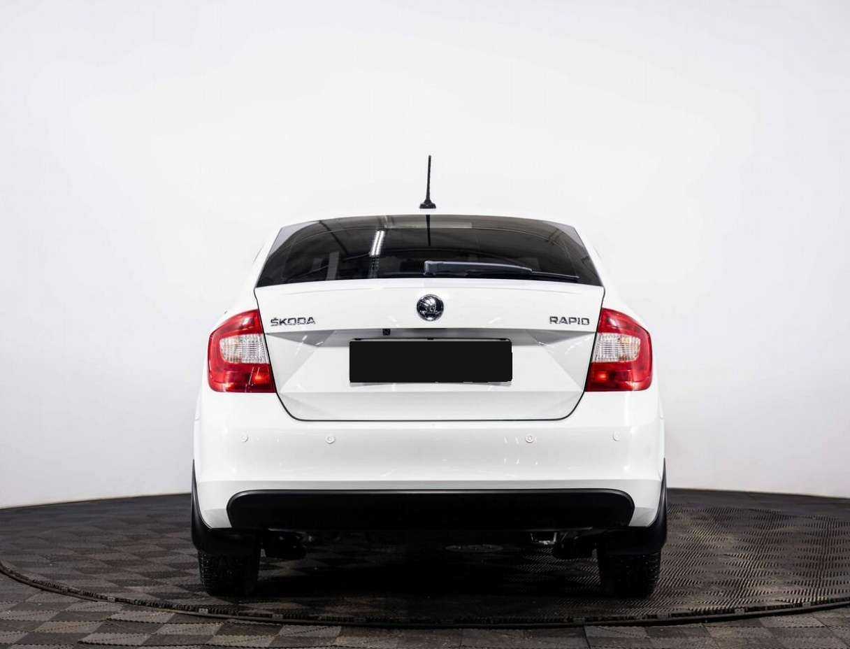 Б/У Шкода Рапид 2017 года. Фото: #4