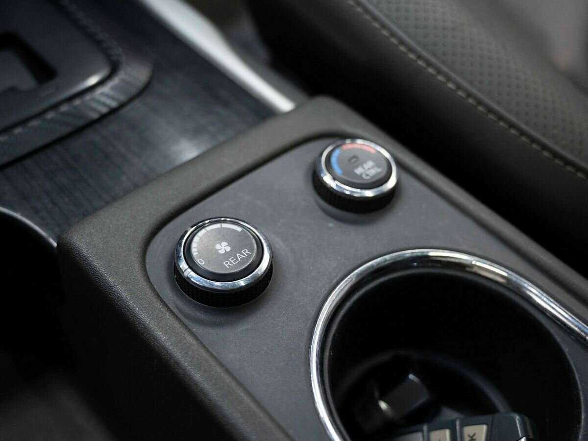 Б/У Ниссан Патфайндер 2013 года. Фото: #23