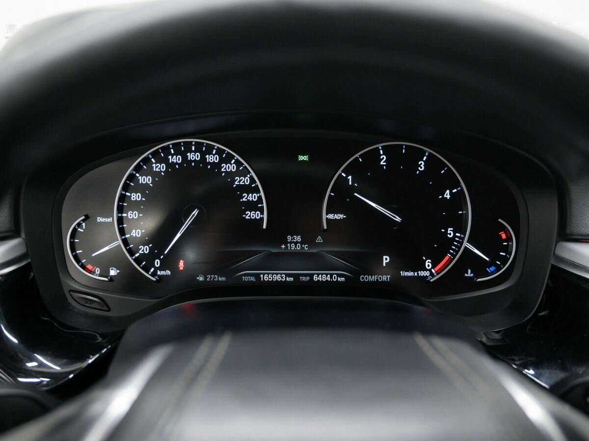 BMW 5 серии 2018 года с пробегом. Фото: #25