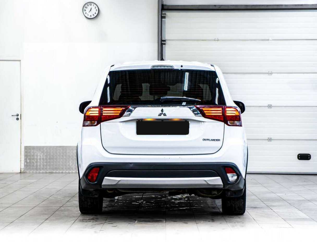 Mitsubishi Outlander 2015 года с пробегом. Фото: #4