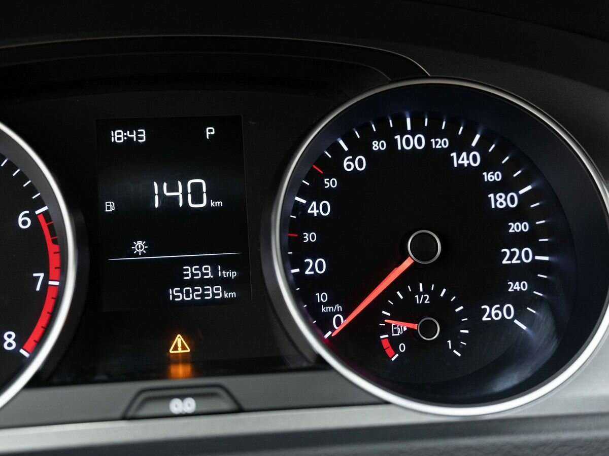 Б/У Фольксваген Гольф 2013 года. Фото: #16