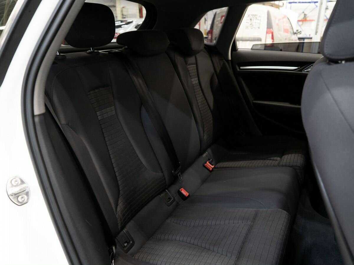 Audi A3 2017 года с пробегом. Фото: #8