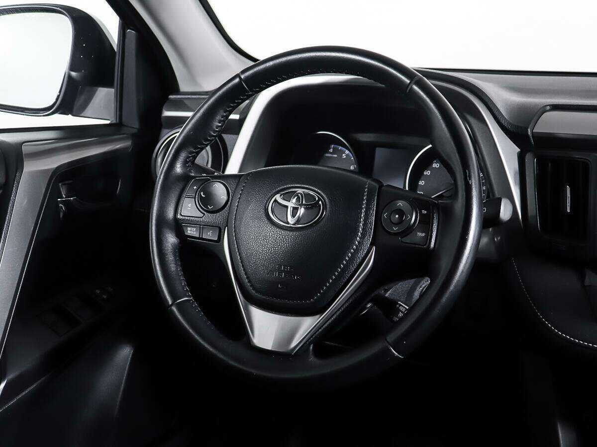 Toyota RAV4 2017 года с пробегом. Фото: #14