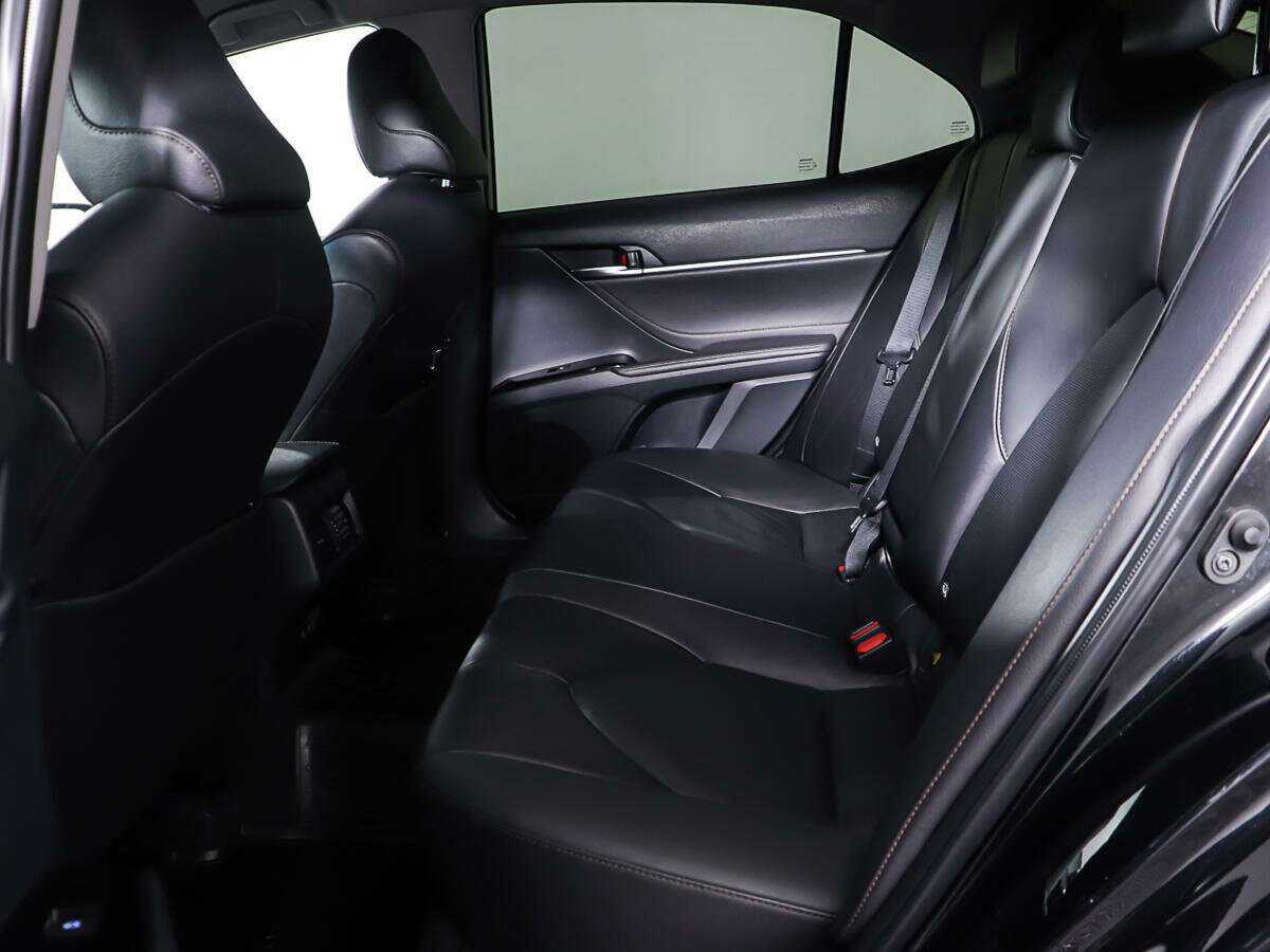 Toyota Camry 2020 года с пробегом. Фото: #8