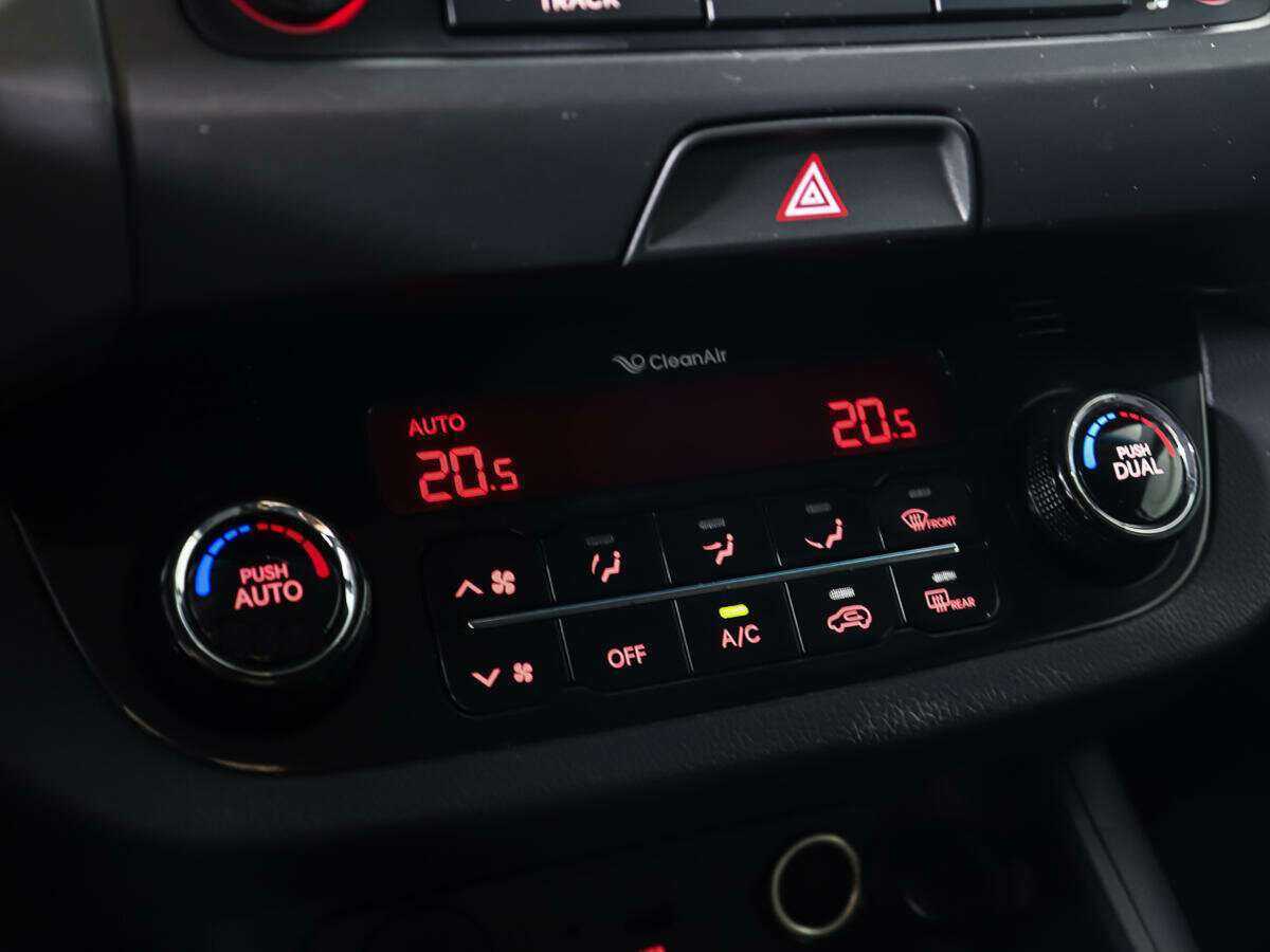 Б/У Киа Спортейдж 2012 года. Фото: #18