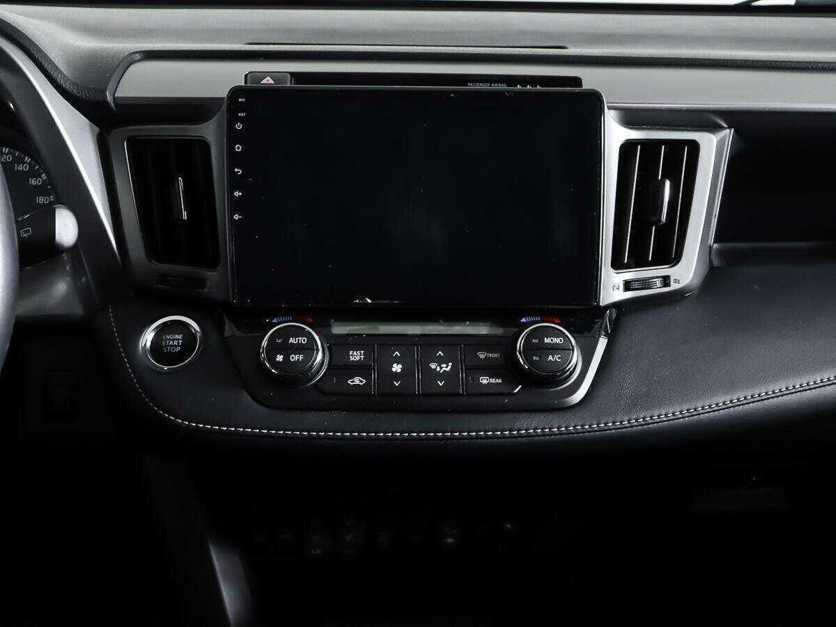 Toyota RAV4 2018 года с пробегом. Фото: #11