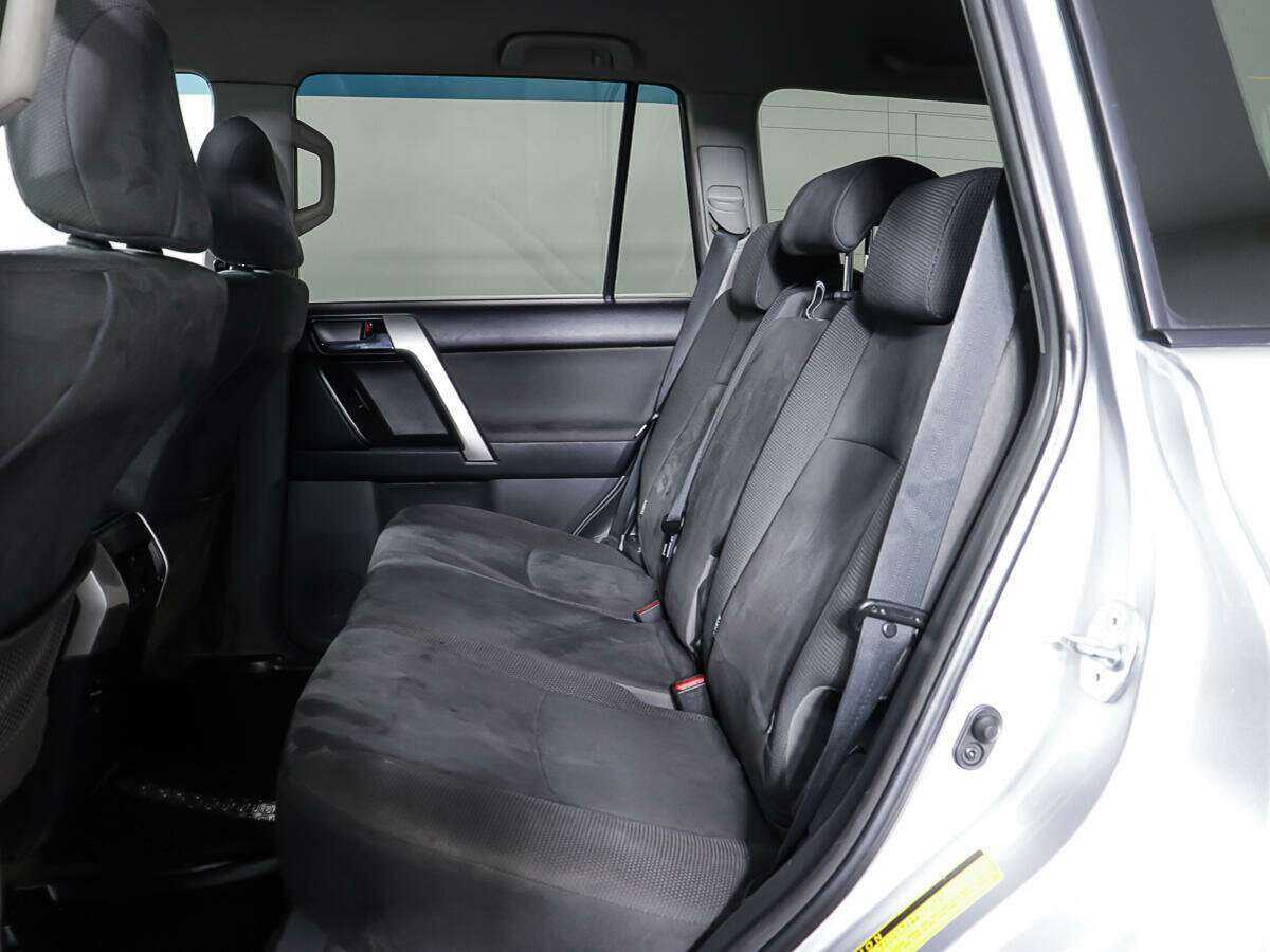 Toyota Land Cruiser Prado 2012 года с пробегом. Фото: #9