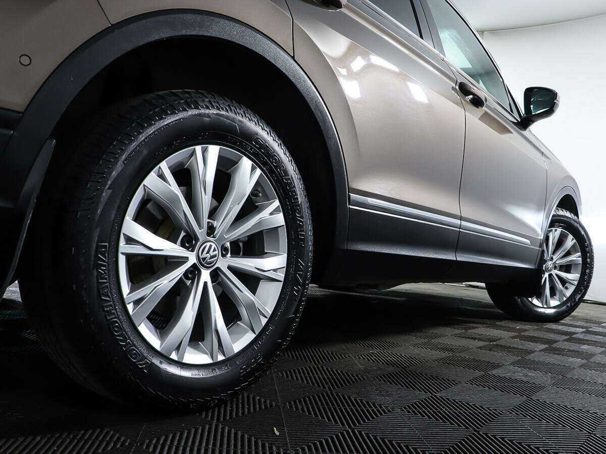 Б/У Фольксваген Тигуан 2018 года. Фото: #21