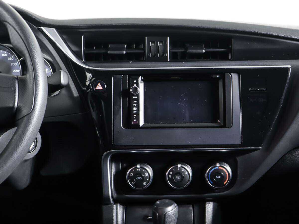 Б/У Тойота Королла 2016 года. Фото: #11