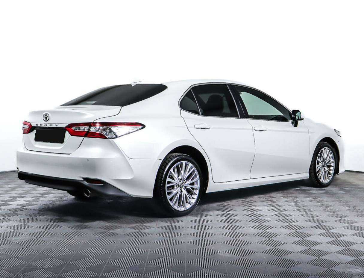 Б/У Тойота Камри 2020 года. Фото: #4