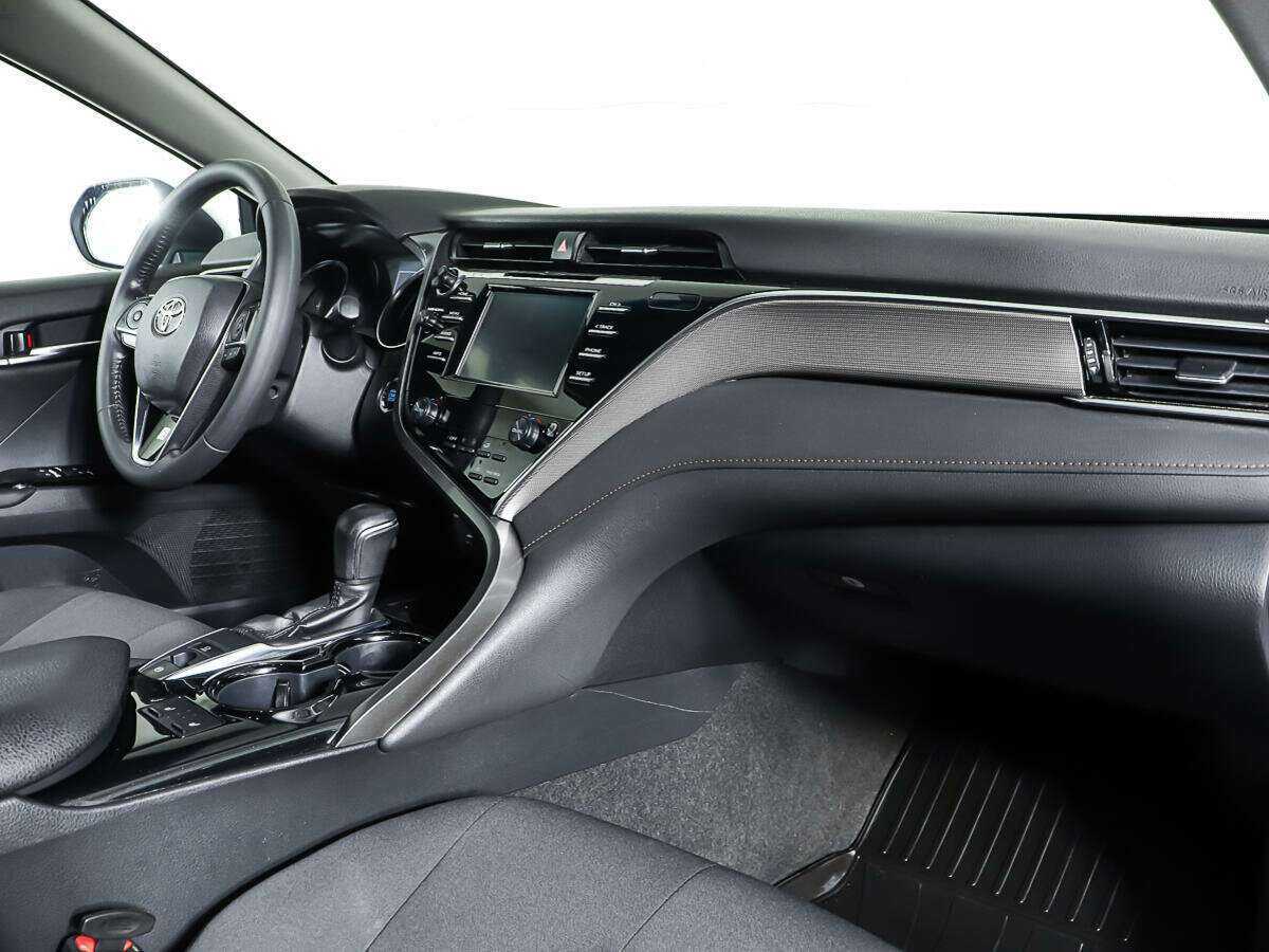 Б/У Тойота Камри 2020 года. Фото: #8