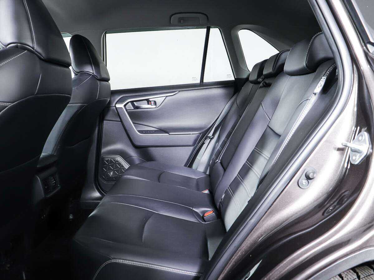 Toyota RAV4 2019 года с пробегом. Фото: #9