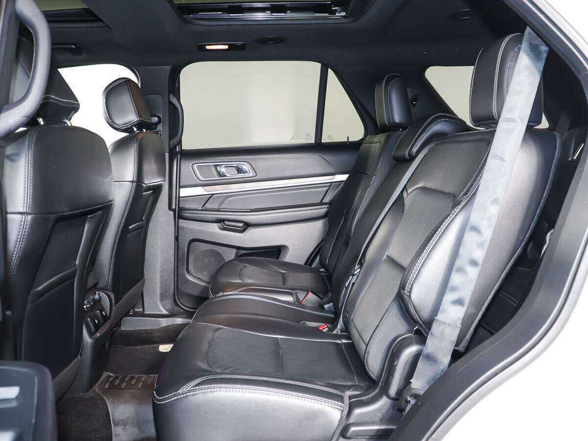 Ford Explorer 2017 года с пробегом. Фото: #9