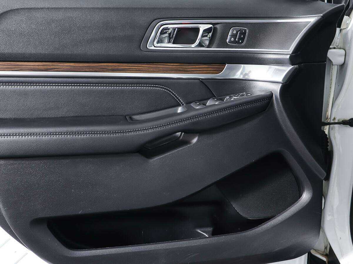Ford Explorer 2017 года с пробегом. Фото: #18