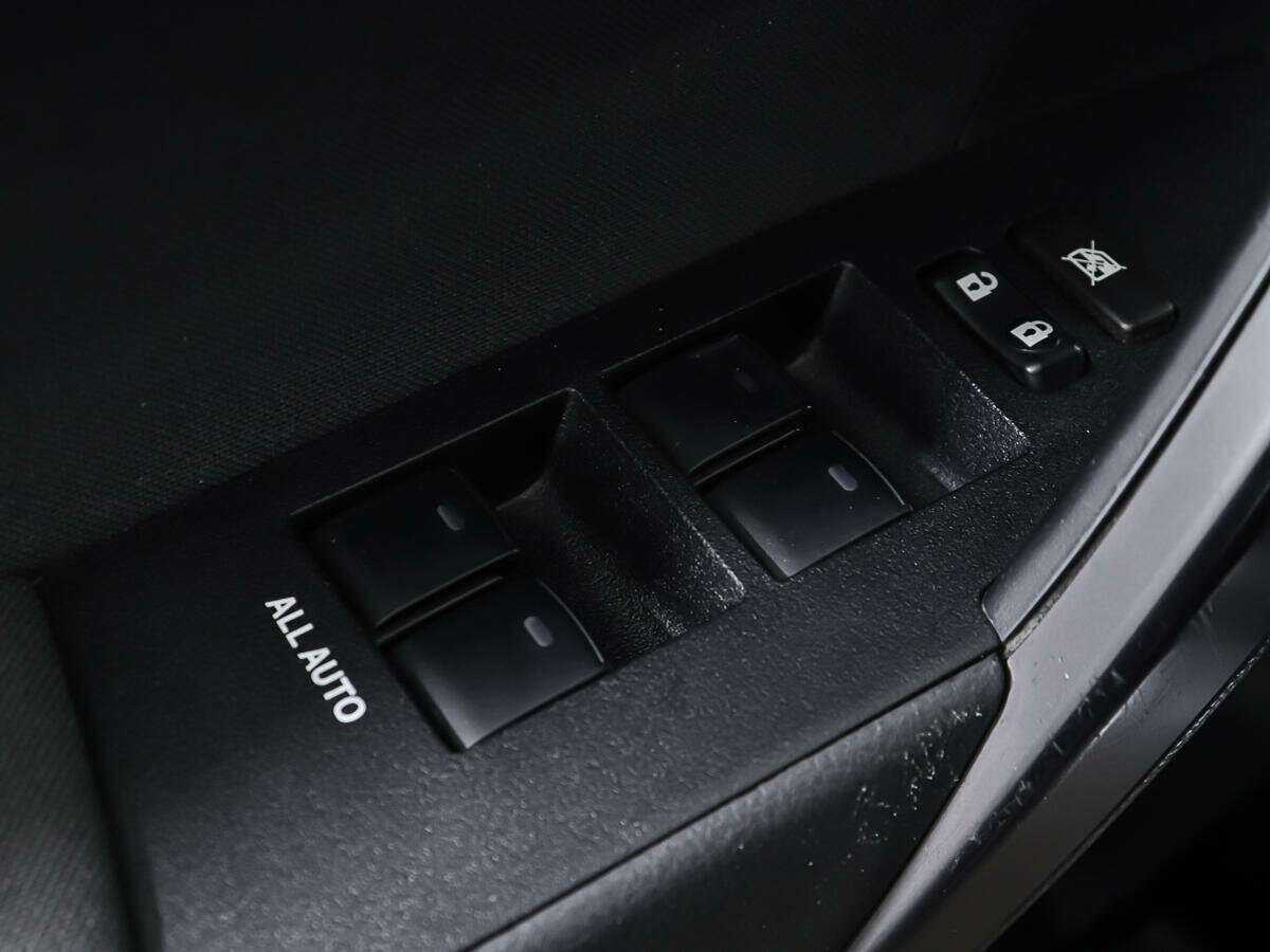 Б/У Тойота Королла 2016 года. Фото: #15