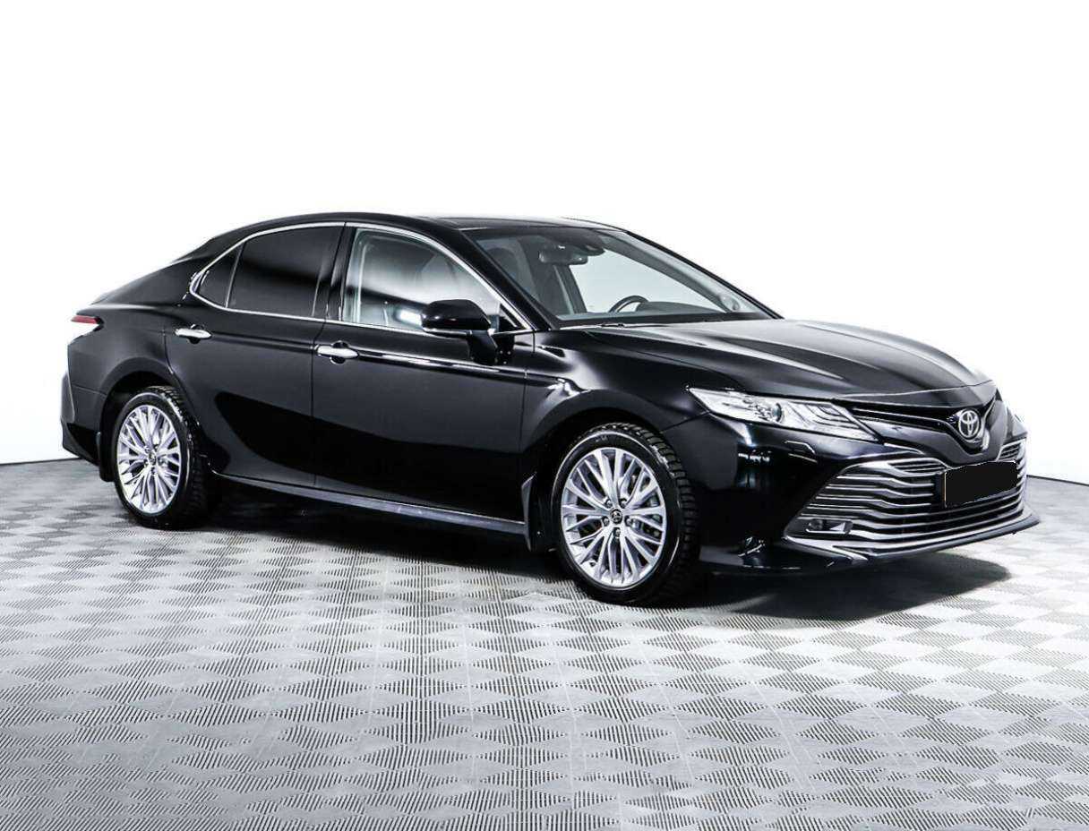 Toyota Camry 2019 года с пробегом. Фото: #2
