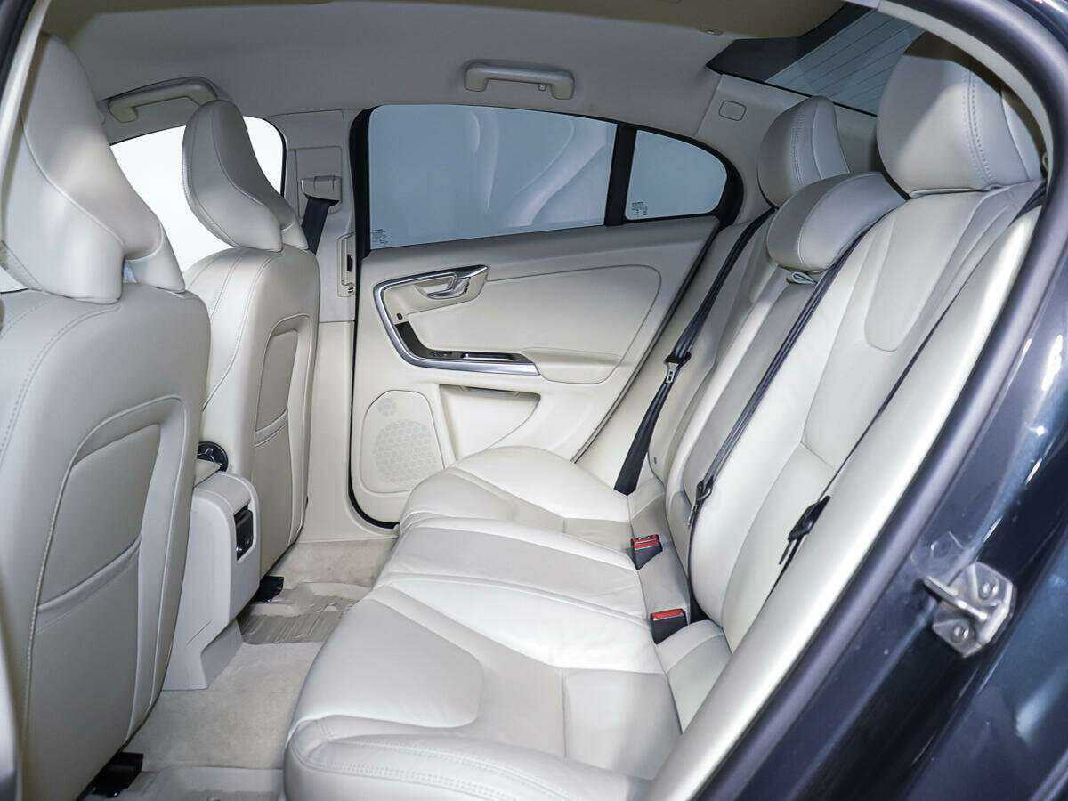 Б/У Вольво С60 2014 года. Фото: #9