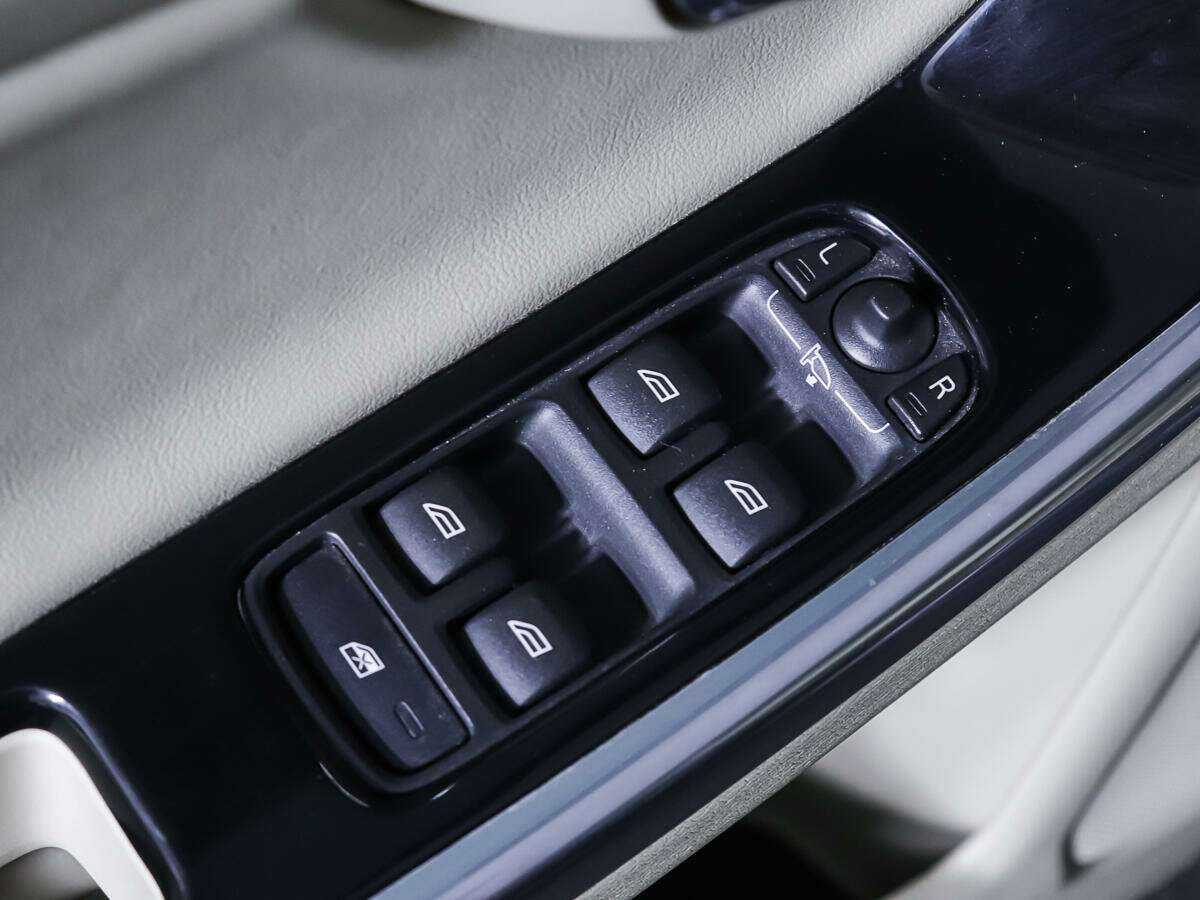 Б/У Вольво С60 2014 года. Фото: #17