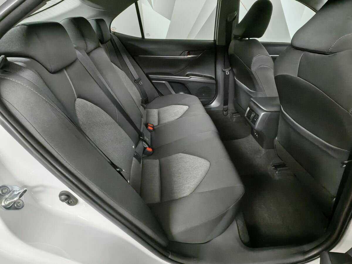 Toyota Camry 2021 года с пробегом. Фото: #11