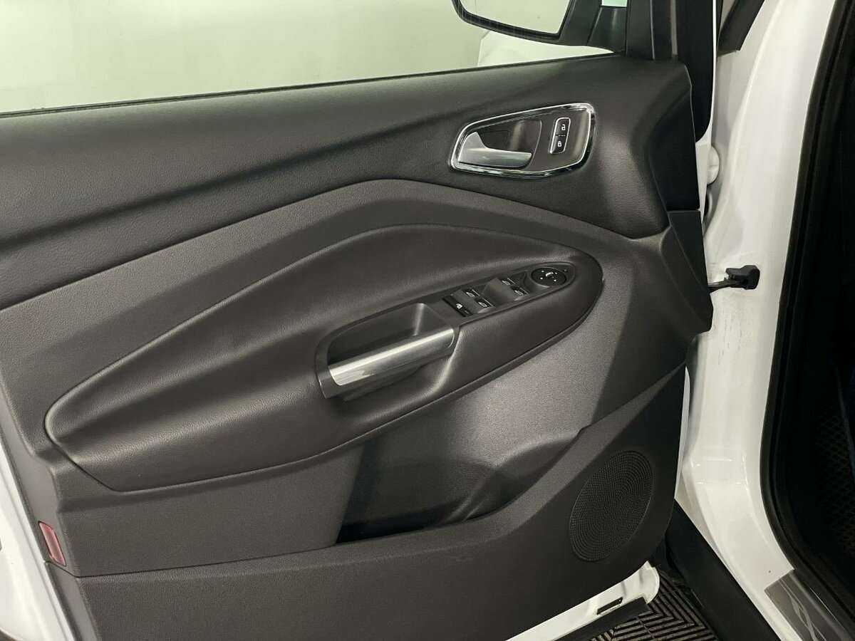 Ford Kuga 2015 года с пробегом. Фото: #6