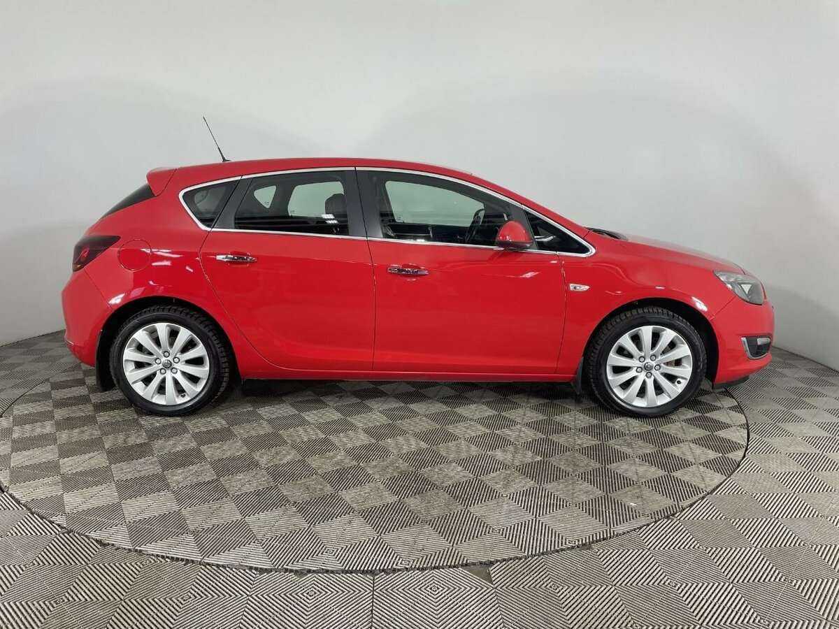 Б/У Опель Астра 2013 года. Фото: #3