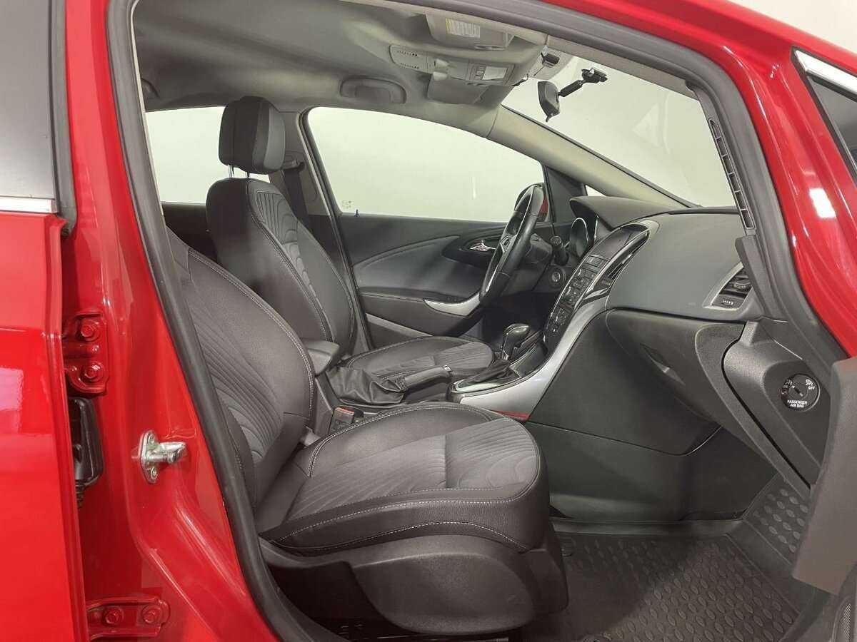 Б/У Опель Астра 2013 года. Фото: #13