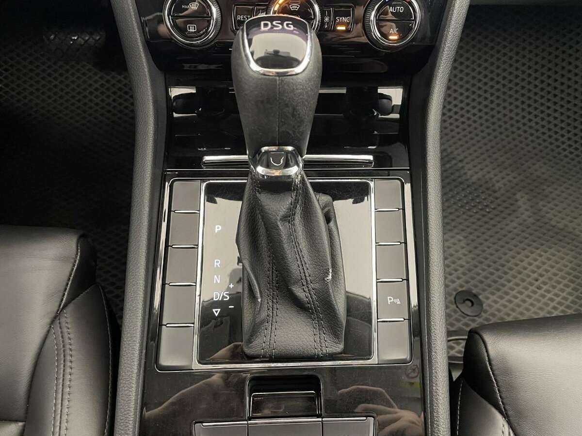 Б/У Шкода Суперб 2018 года. Фото: #12