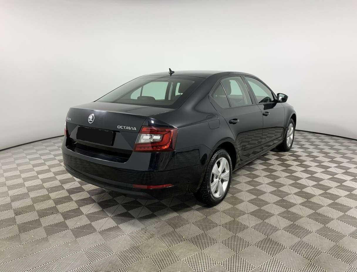 Б/У Шкода Октавия 2018 года. Фото: #3