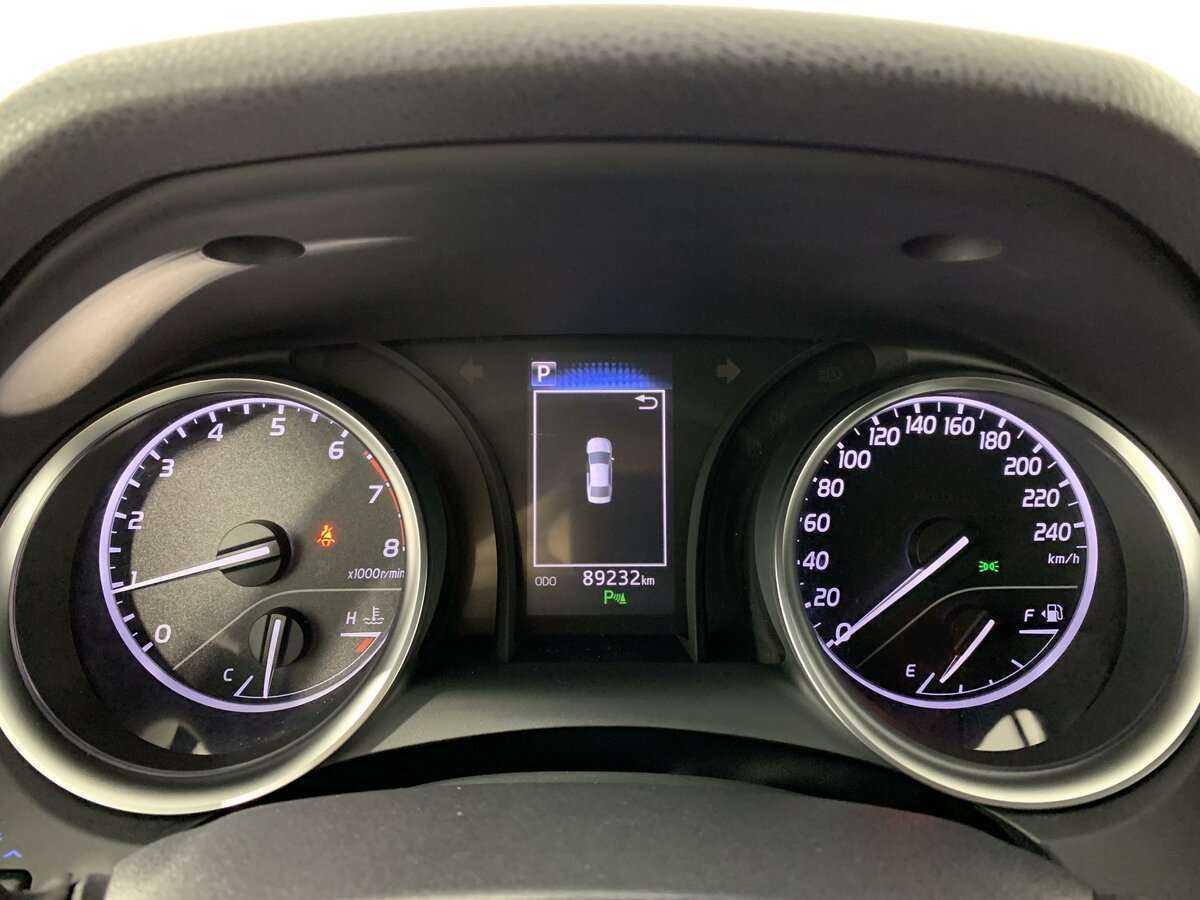 Toyota Camry 2019 года с пробегом. Фото: #8